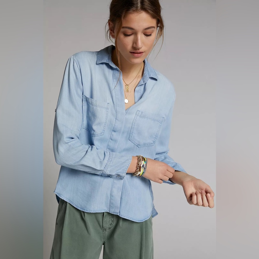 Anthropologie Cloth & Stone Lori Chambray Buttondown‎
